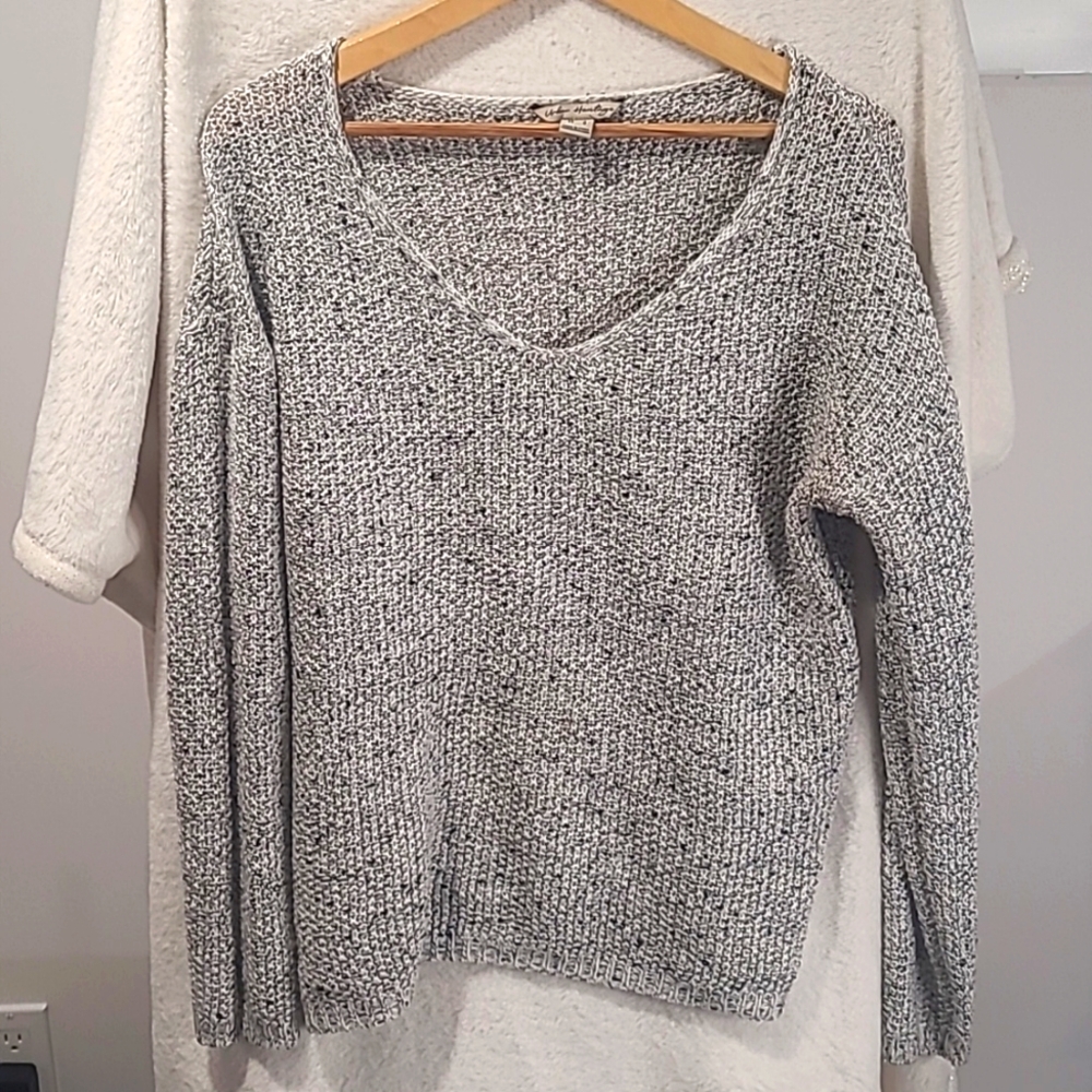 #67 Women's Light Knit Longsleeve LG